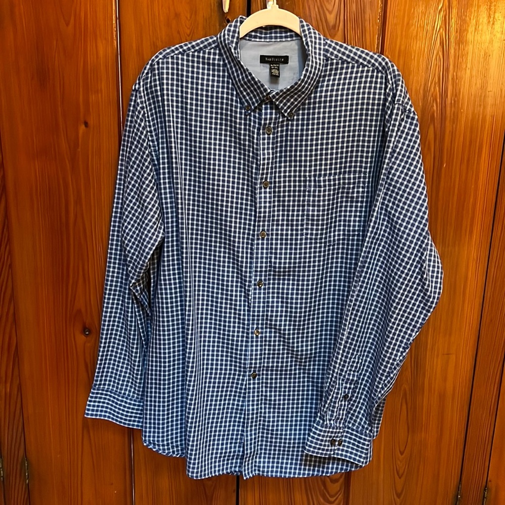 Van Heusen men’s dress shirt 17-17 1/2 XL blue pattern.